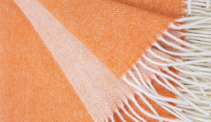 Heimdall Norway - stort ullpledd - risør - white dark coral