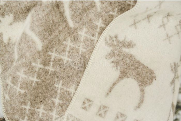 Heimdall Norway - stort ullpledd - dobbelvevd - elg motiv - snøkrystall - beige