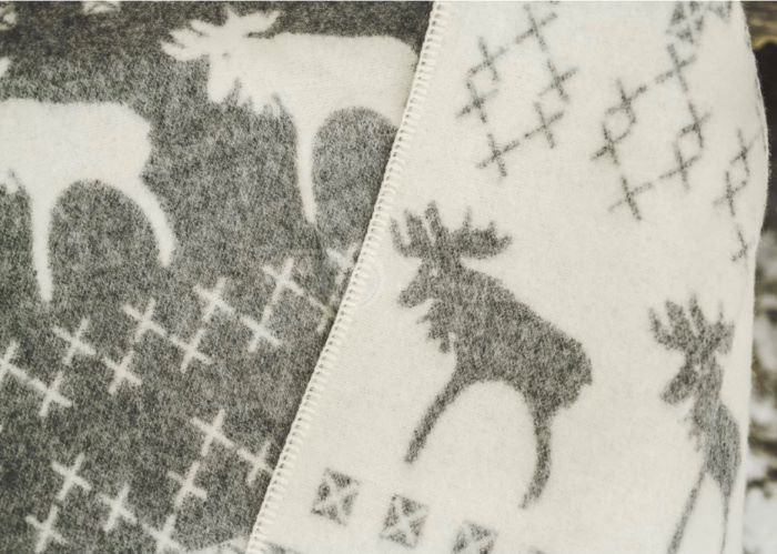 Heimdall Norway - stort ullpledd - dobbelvevd - elg motiv - snøkrystall - grå