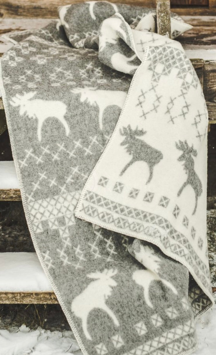 Heimdall Norway - stort ullpledd - dobbelvevd - elg motiv - snøkrystall - grå